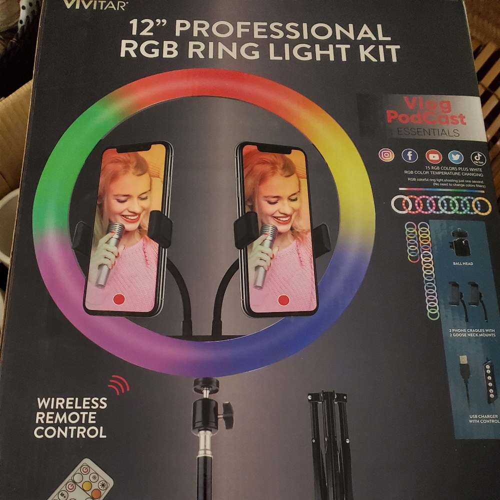 VIVITAR 12 " PROFESSIONAL RGB RING LIGHT KIT.